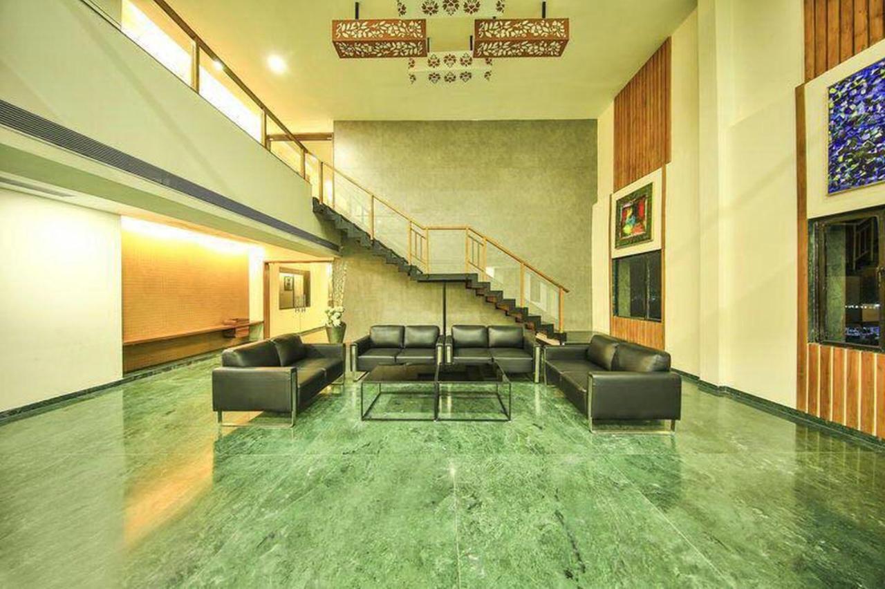 Fabhotel Flora Vastral Ahmedabad Buitenkant foto