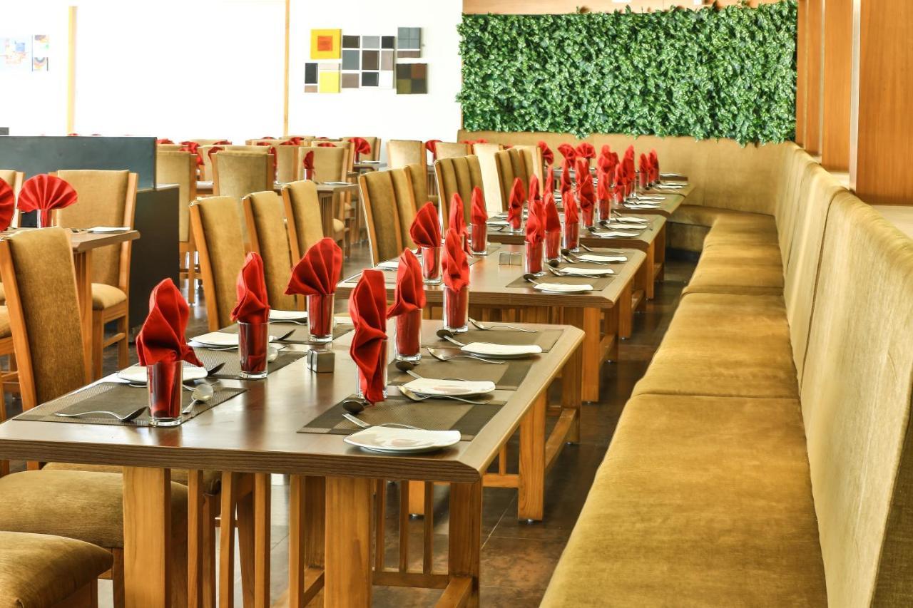 Fabhotel Flora Vastral Ahmedabad Buitenkant foto