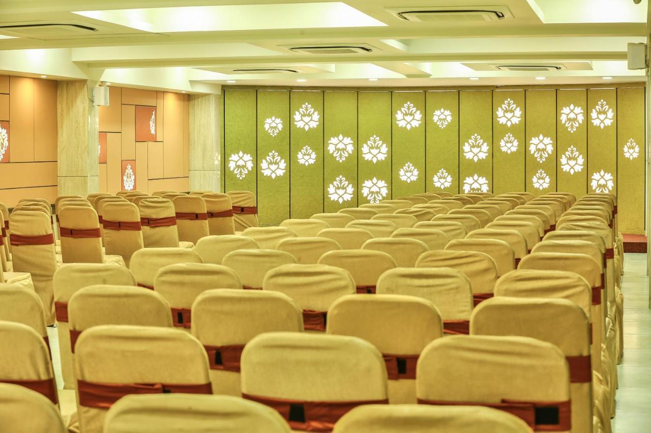 Fabhotel Flora Vastral Ahmedabad Buitenkant foto