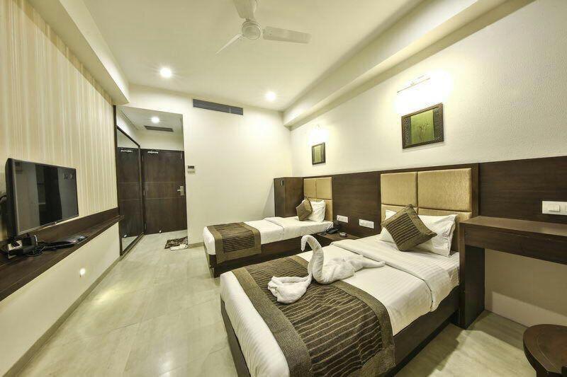 Fabhotel Flora Vastral Ahmedabad Buitenkant foto