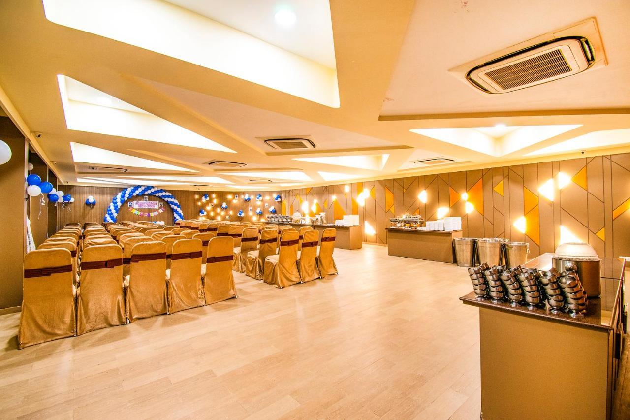Fabhotel Flora Vastral Ahmedabad Buitenkant foto